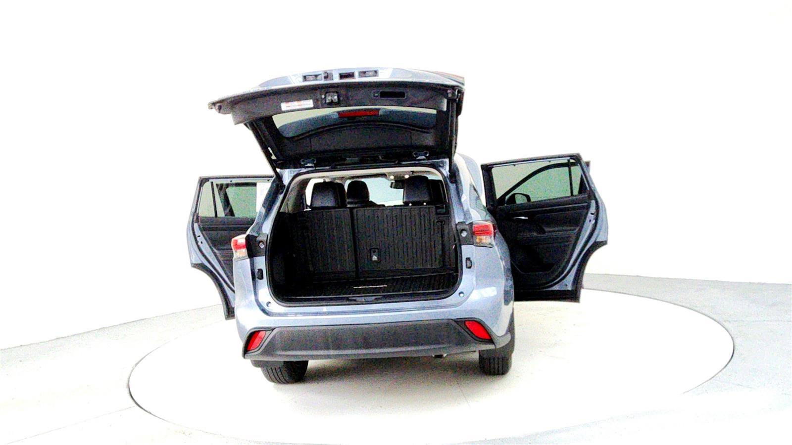 Certified 2021 Toyota Highlander XLE image 11