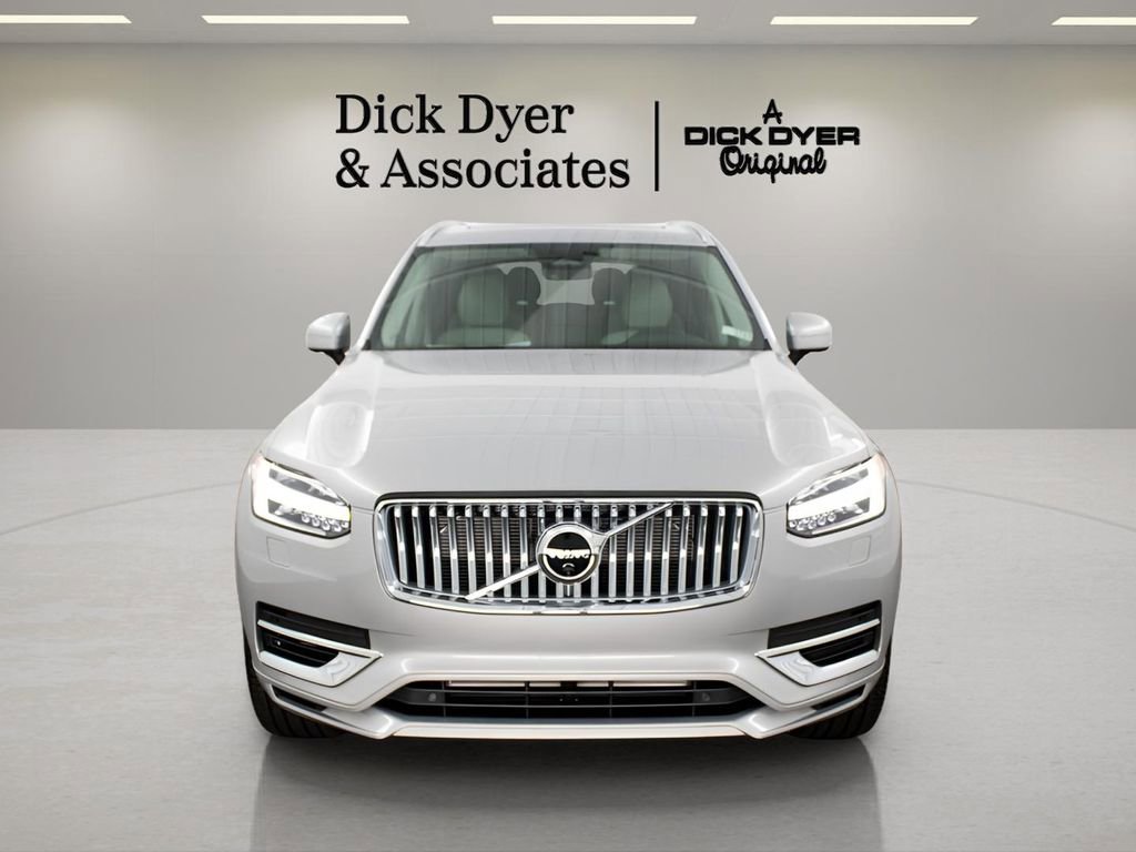Certified 2025 Volvo XC90 T8 Plus w/ Protection Package Premier image 9