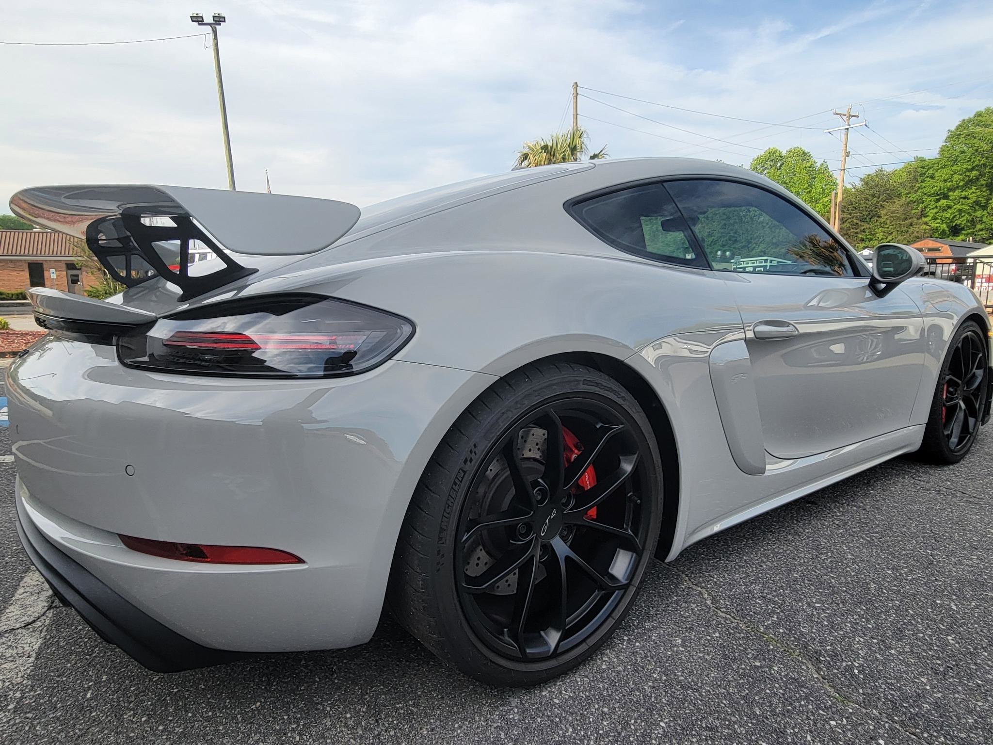 Used 2022 Porsche 718 Cayman GT4 RWD image 17