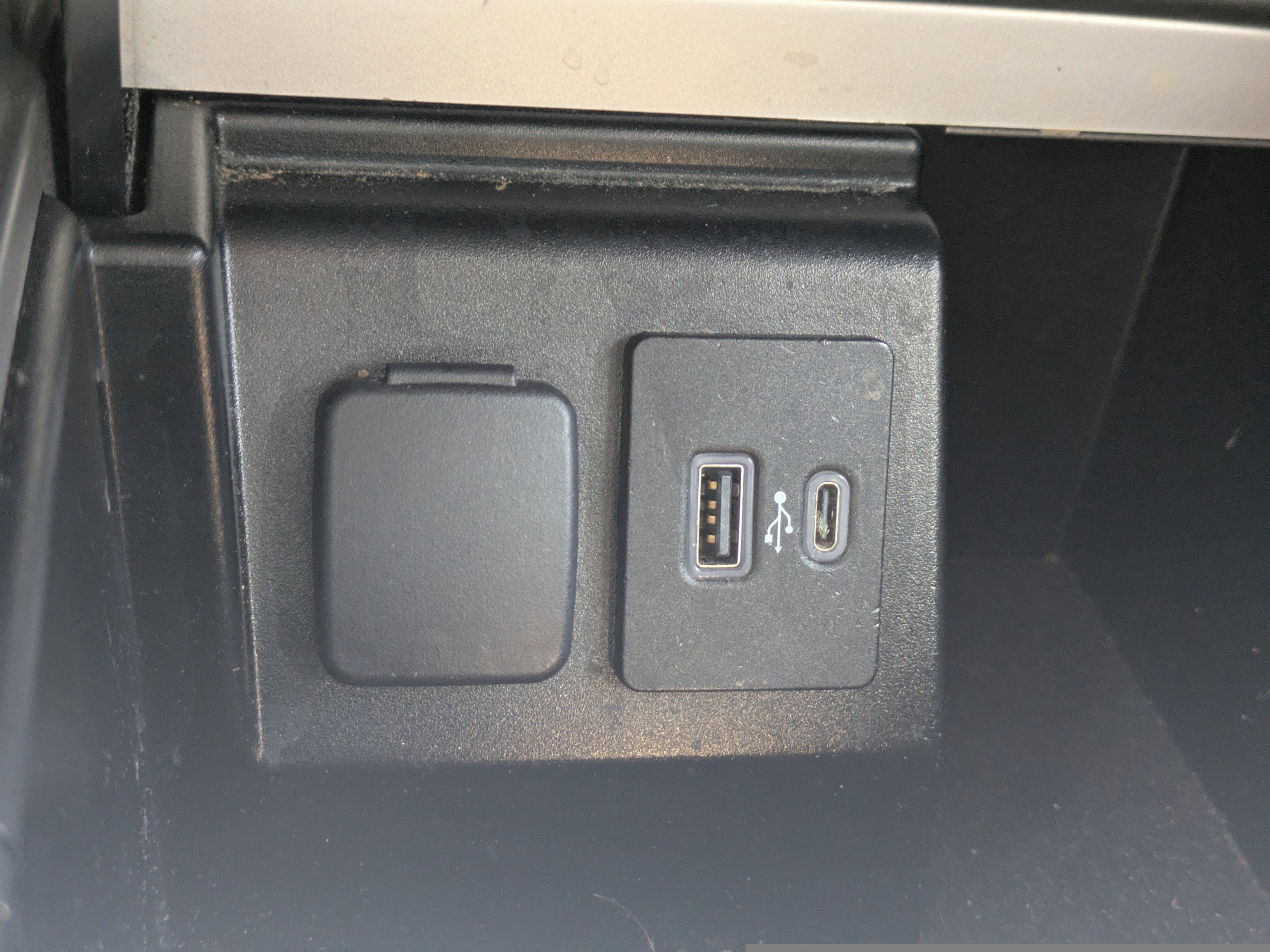 Used 2021 Ford Explorer ST w/ Equipment Group 401A image 25