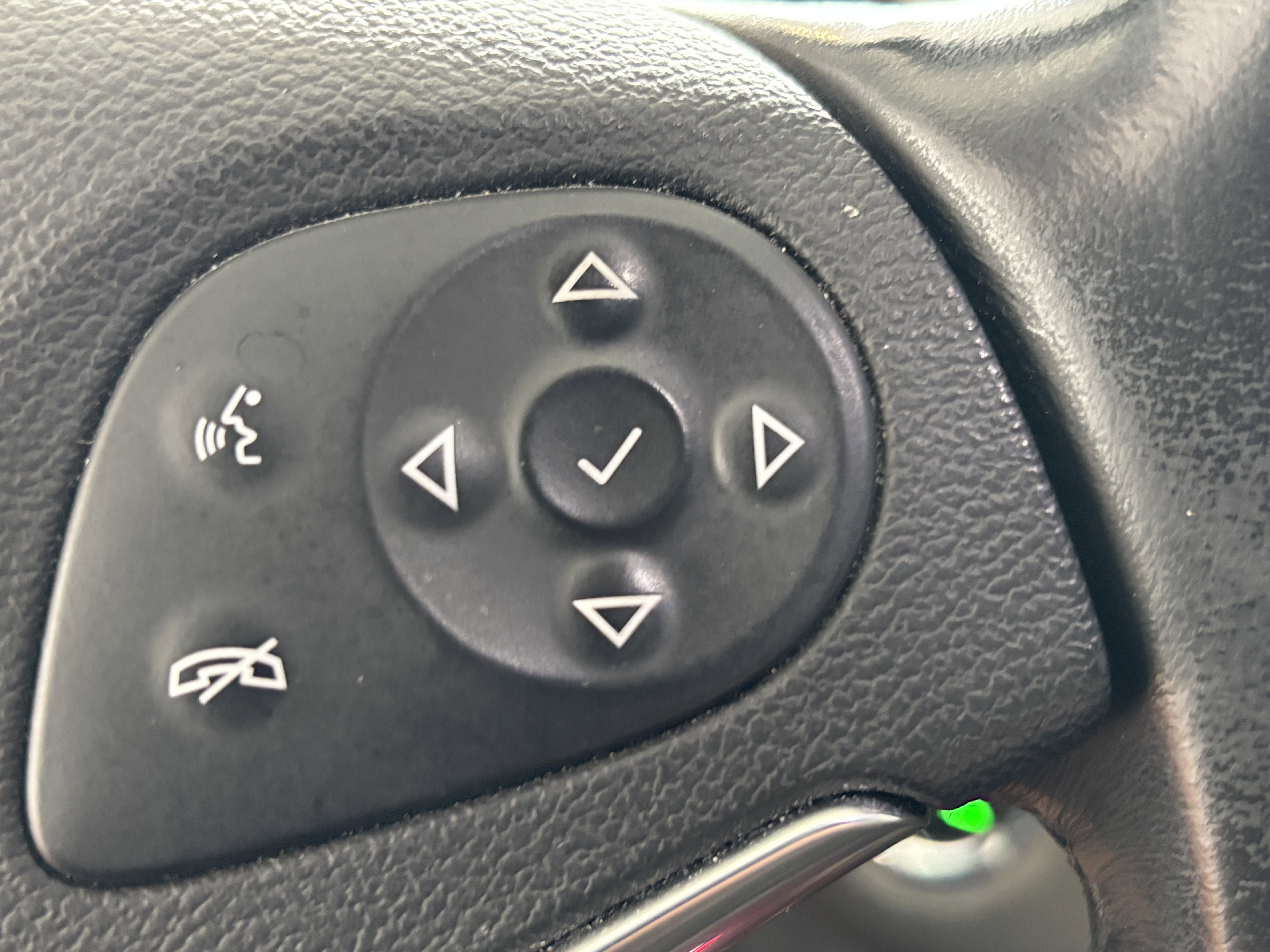 Used 2015 Chevrolet Impala LTZ FWD image 12