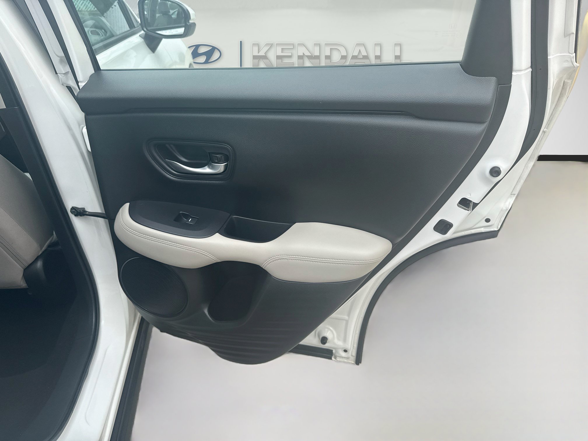 Used 2025 Honda HR-V LX image 27