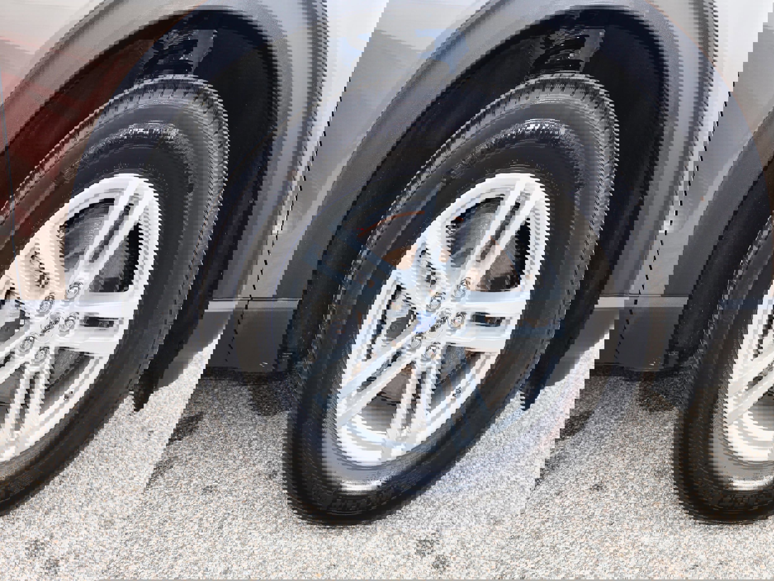 Used 2021 Ford Explorer XLT w/ Equipment Group 202A image 31