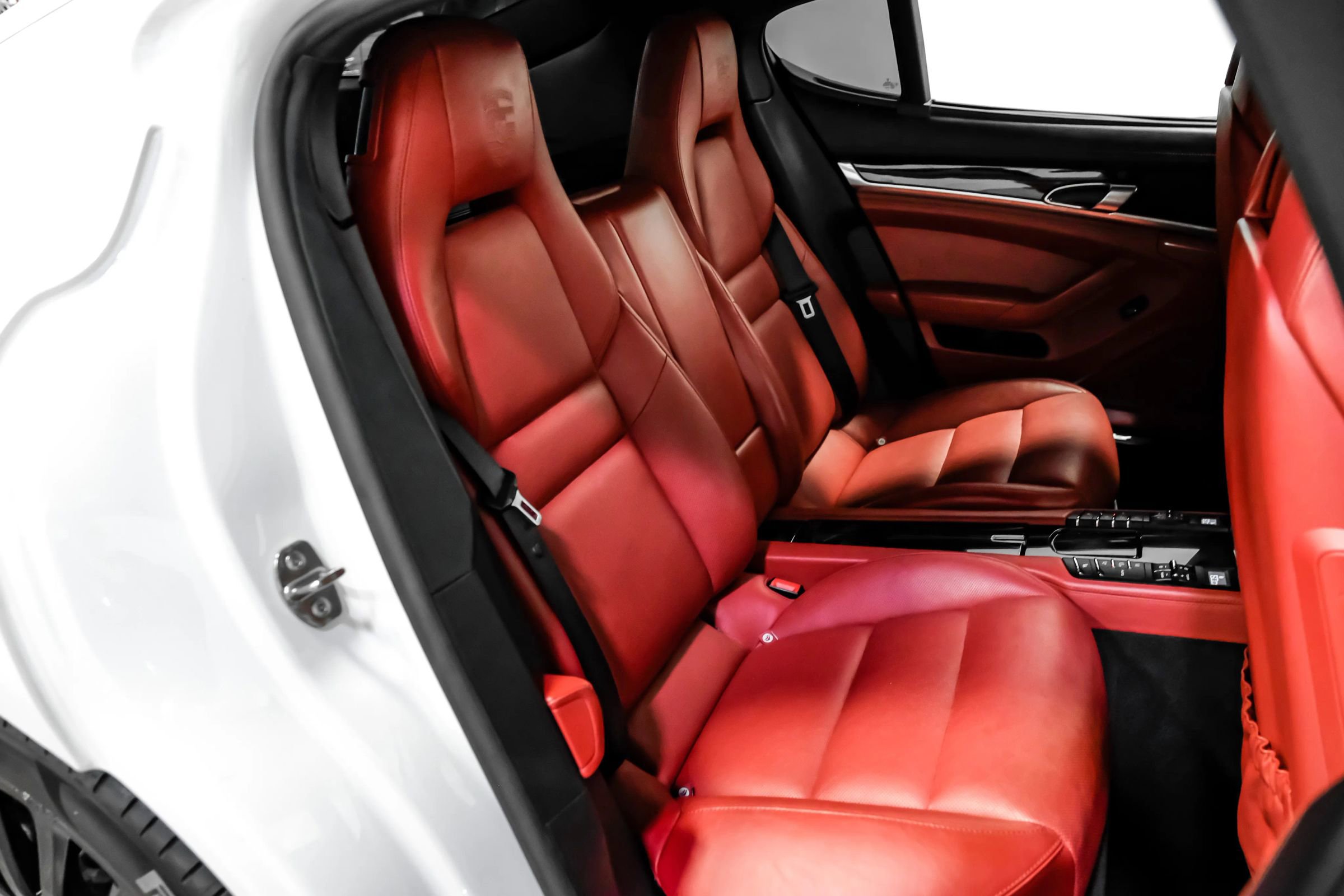 Used 2014 Porsche Panamera S image 14