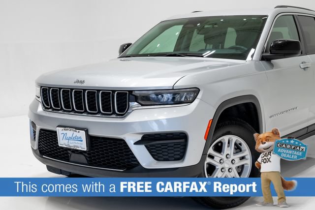 Used 2024 Jeep Grand Cherokee Laredo AWD/4WD image 2
