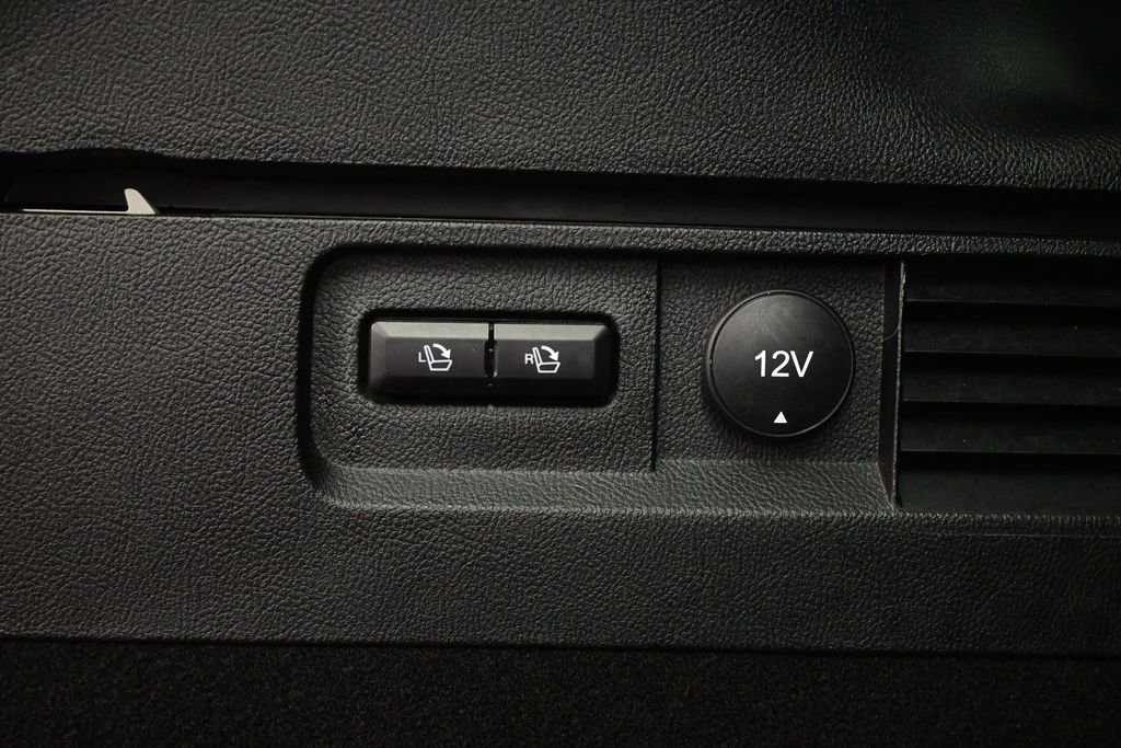 Used 2023 Lincoln Nautilus FWD w/ Premium Package image 33