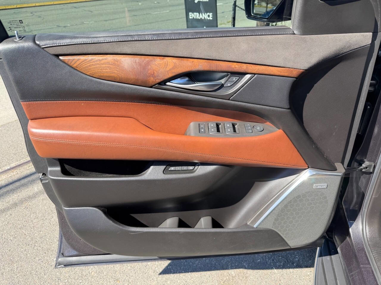 Used 2017 Cadillac Escalade ESV Luxury image 48