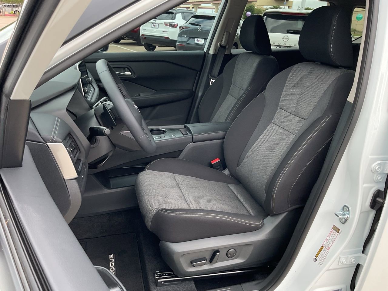 Used 2026 Nissan Rogue SV image 14