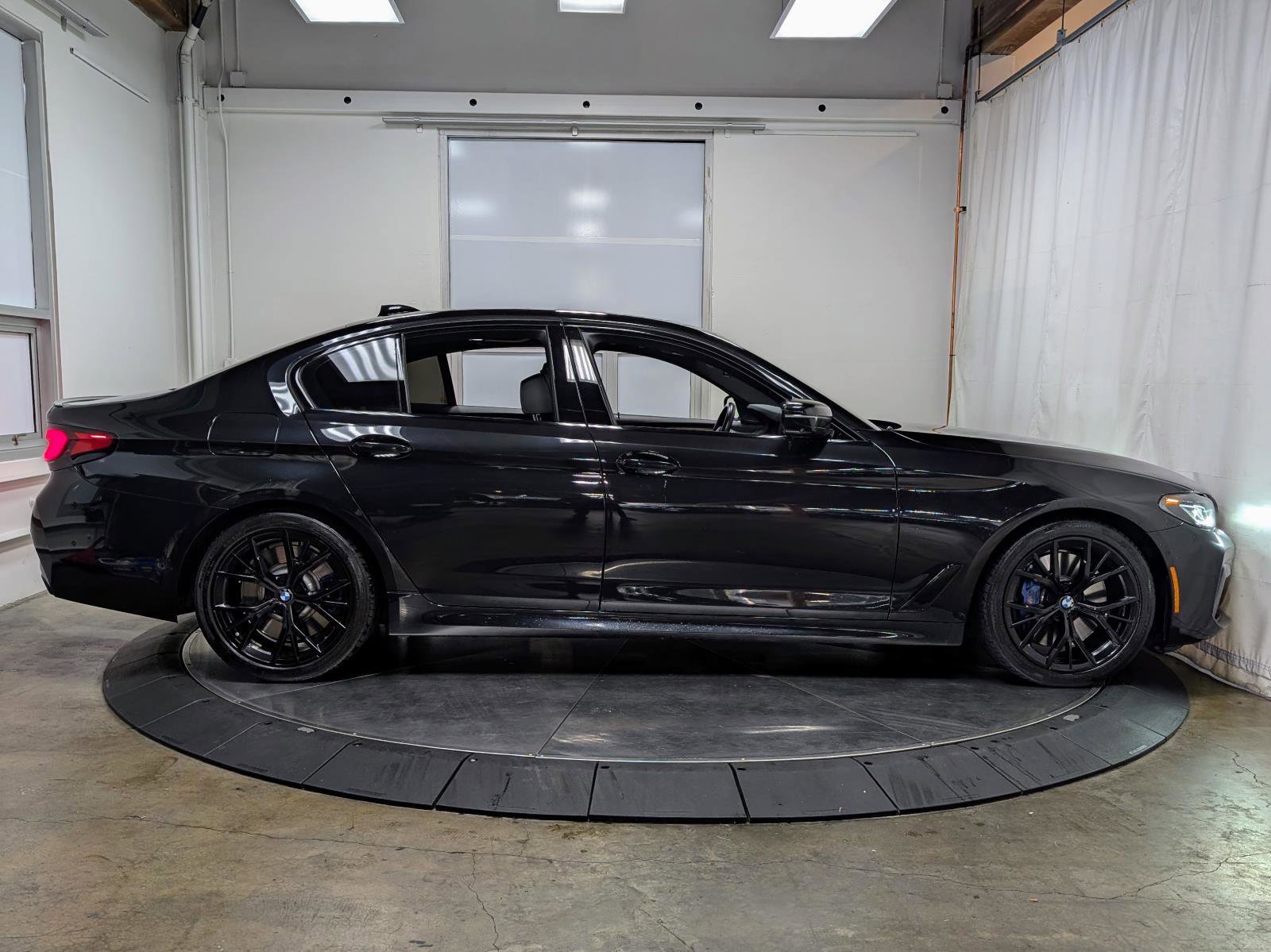 Used 2022 BMW M550i xDrive image 10