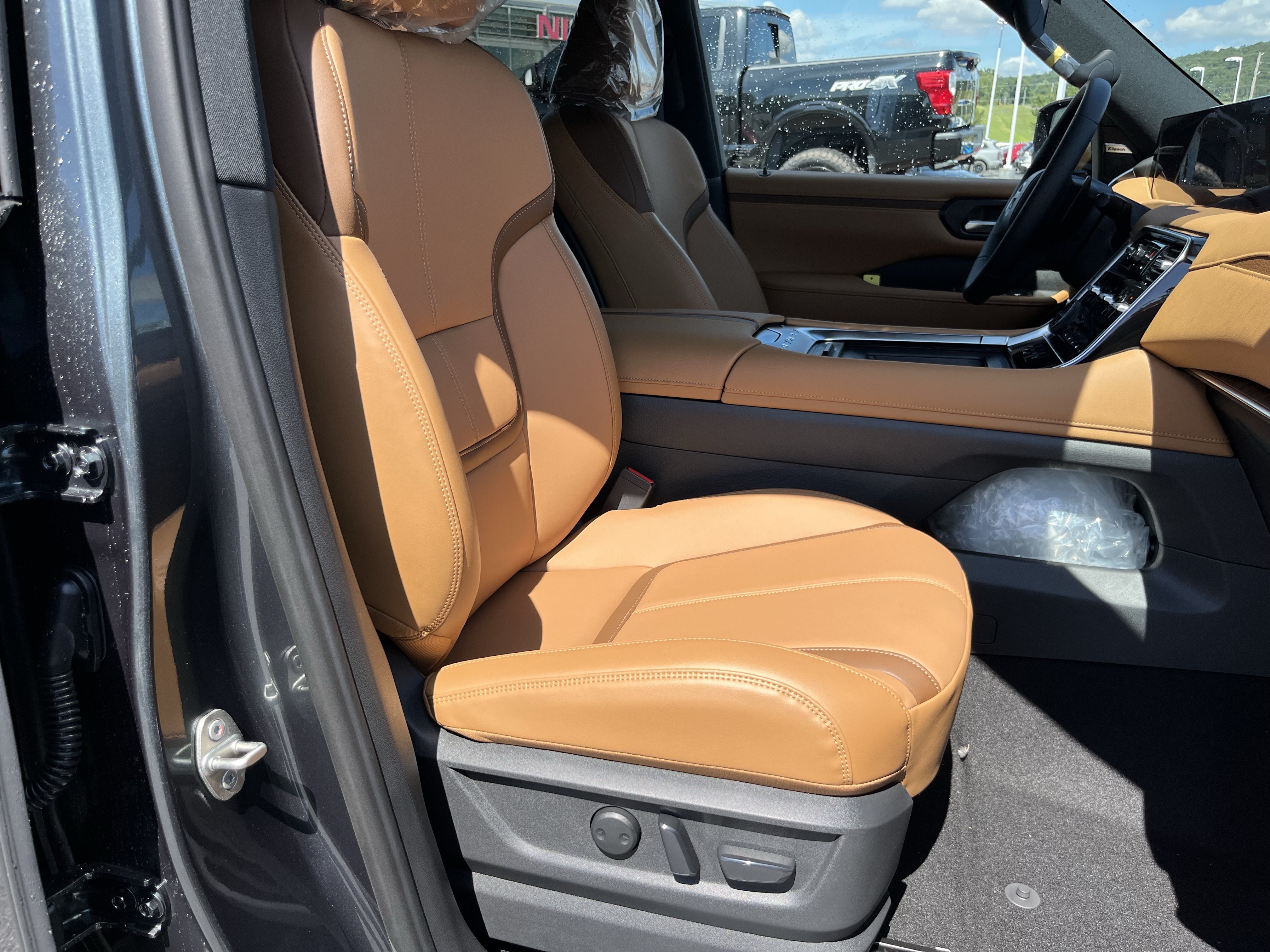 New 2026 Nissan Armada SL w/ Captain's Chari Seat Package AWD/4WD image 3