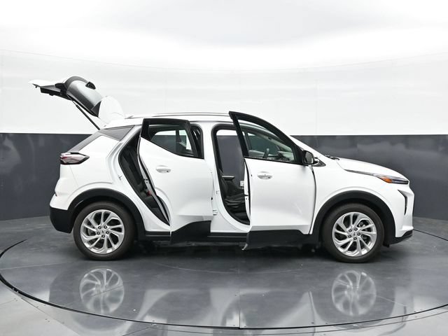 Used 2023 Chevrolet Bolt EUV LT w/ Driver Confidence Package FWD image 44