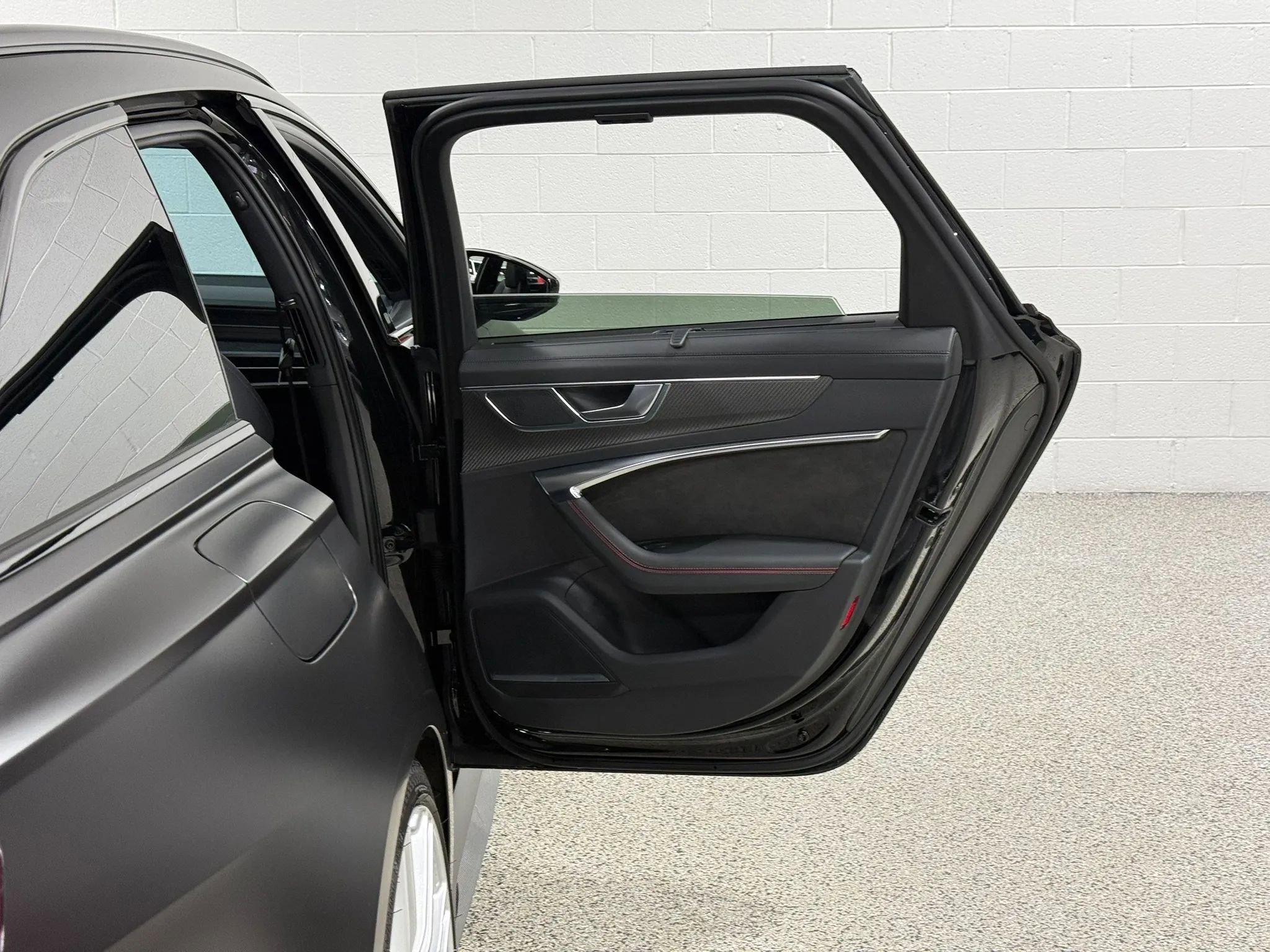 Used 2021 Audi RS 6 w/ Carbon Optic Package image 58