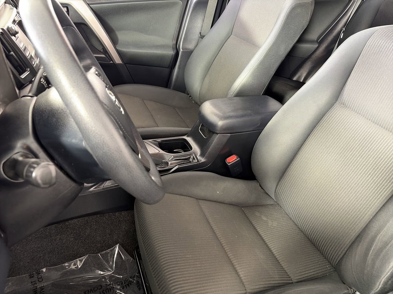 Used 2018 Toyota RAV4 LE w/ Carpet Mat Package FWD image 18