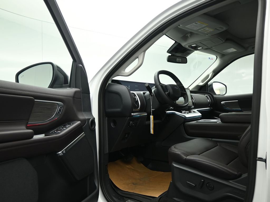 New 2025 Ford Expedition Platinum w/ Platinum Ultimate Package image 8