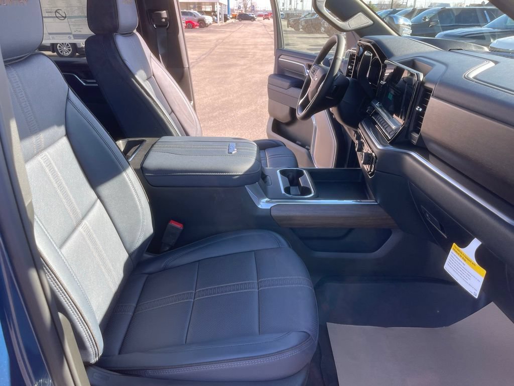 New 2026 Chevrolet Silverado 3500 High Country w/ High Country Premium Package AWD/4WD image 24