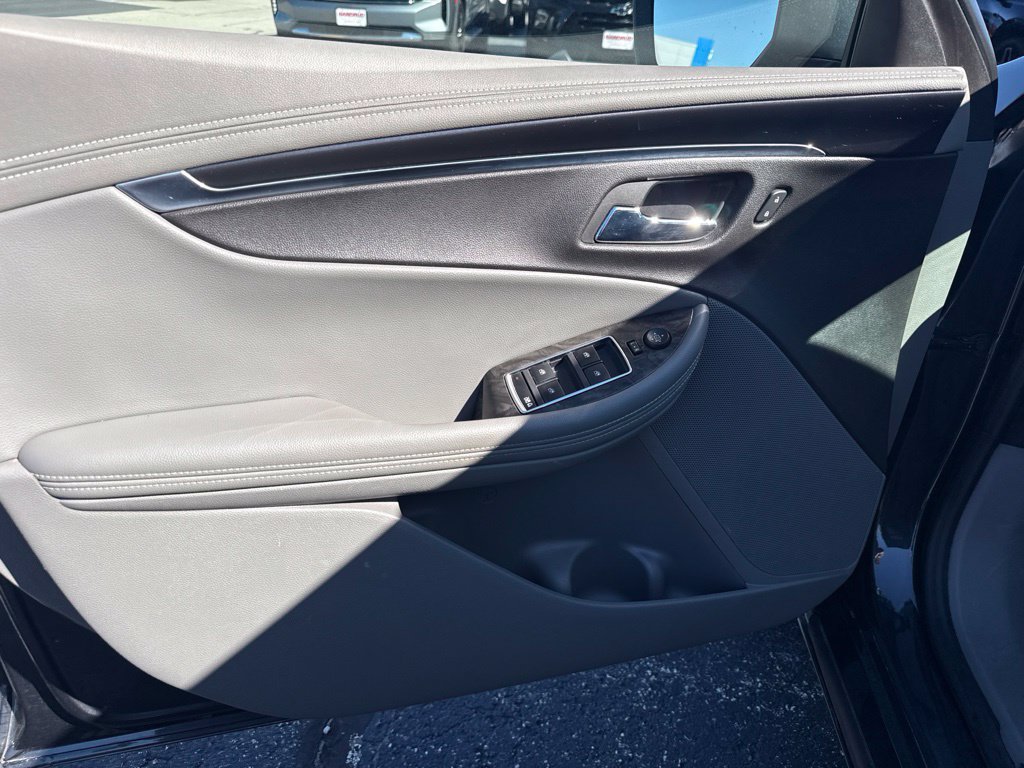 Used 2014 Chevrolet Impala LT FWD image 12
