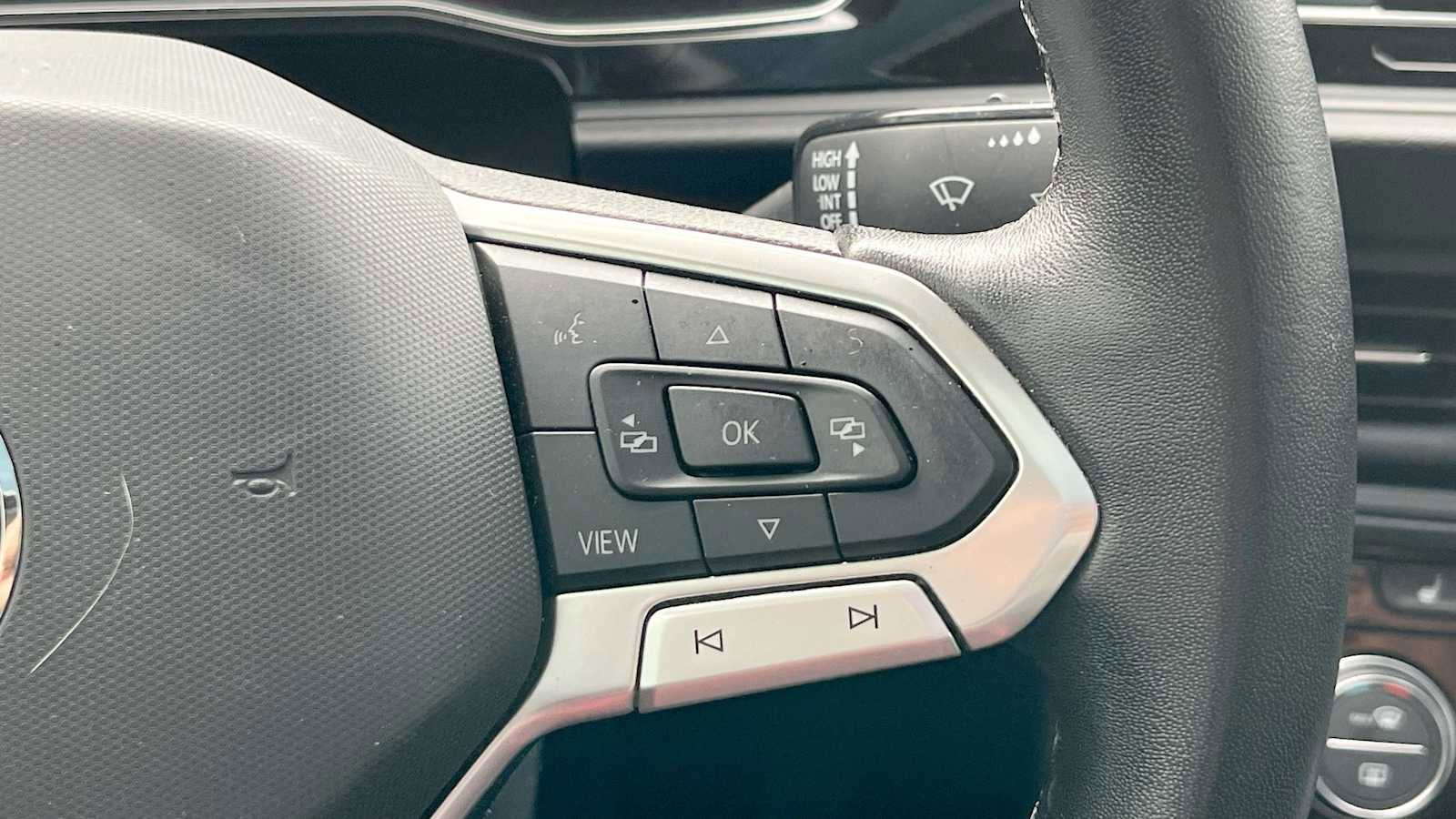Used 2023 Volkswagen Jetta SE FWD image 39