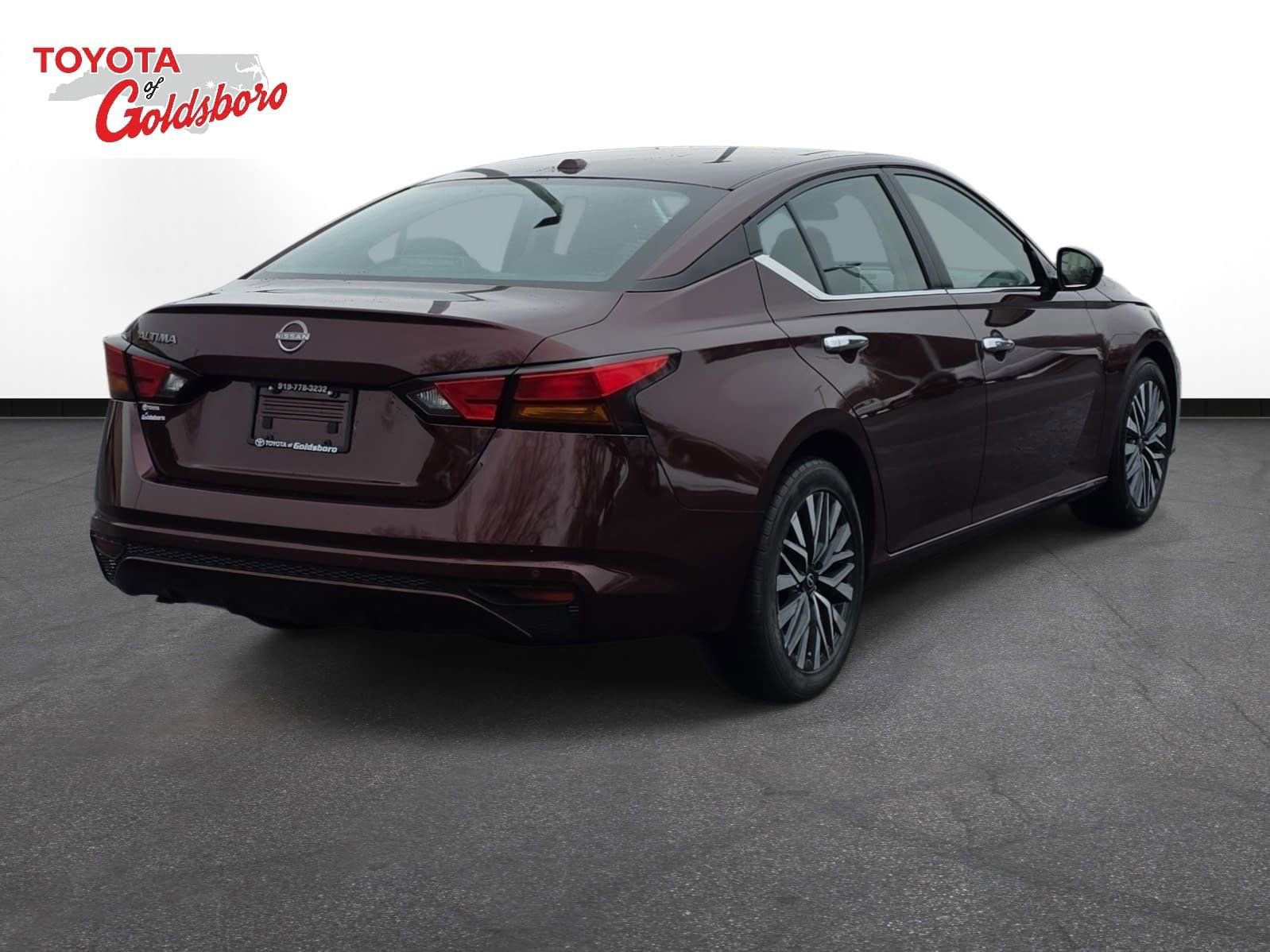 Used 2025 Nissan Altima 2.5 SV image 5