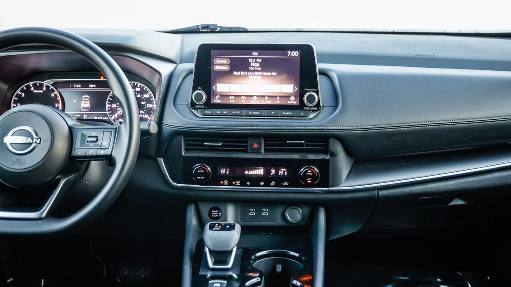 Used 2024 Nissan Rogue SV image 14