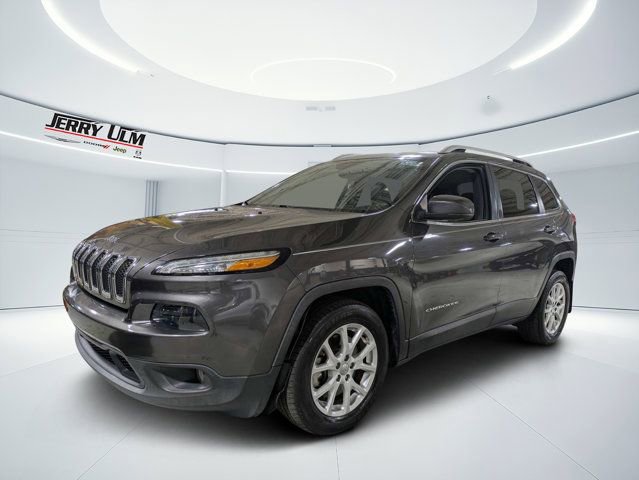 Used 2018 Jeep Cherokee Latitude Plus w/ Comfort/Convenience Group FWD image 7