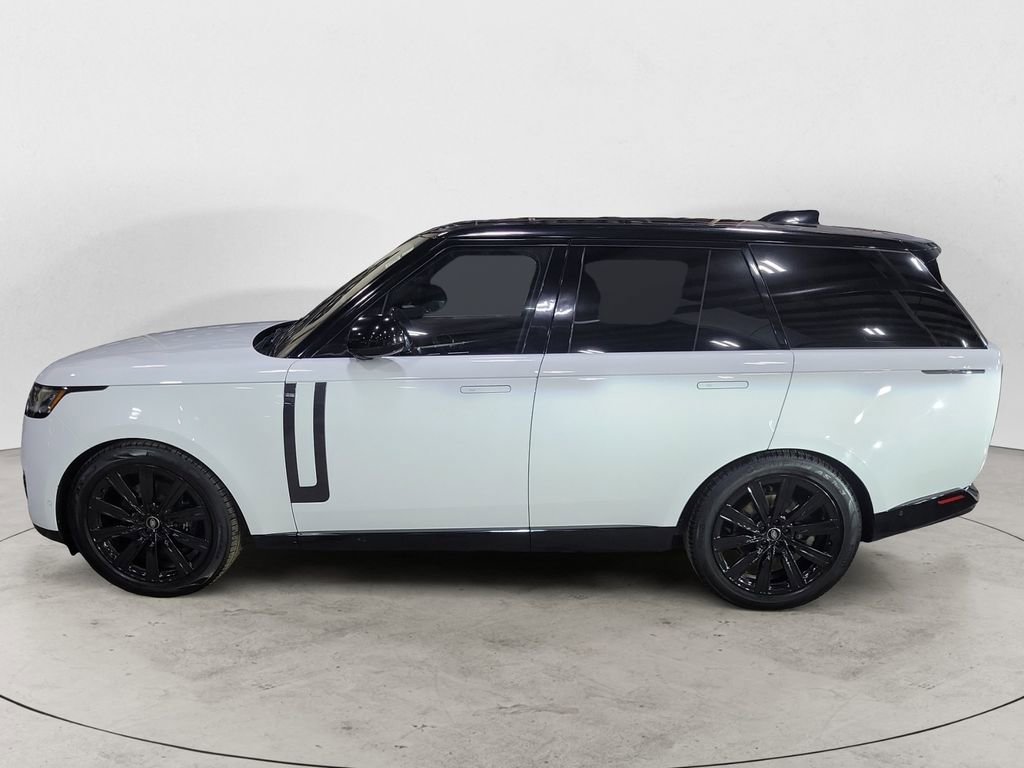 Used 2023 Land Rover Range Rover SE AWD/4WD image 2