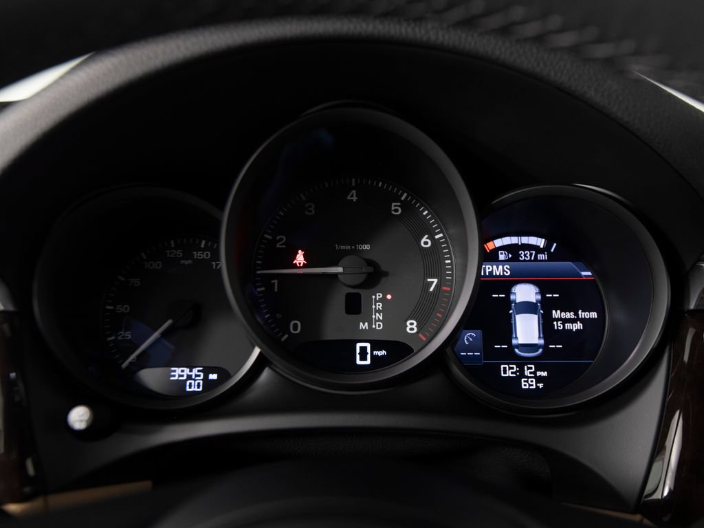 Certified 2026 Porsche Macan AWD/4WD image 23