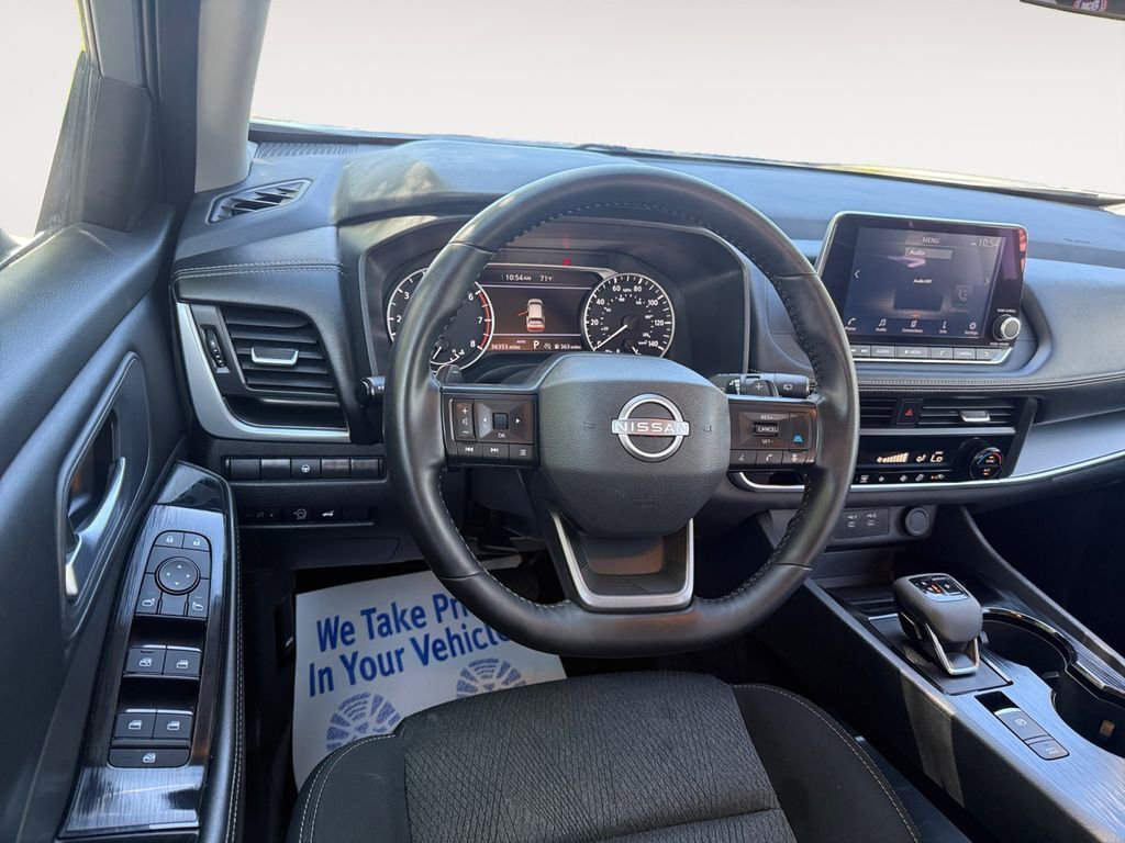 Used 2025 Nissan Rogue SV AWD/4WD image 12