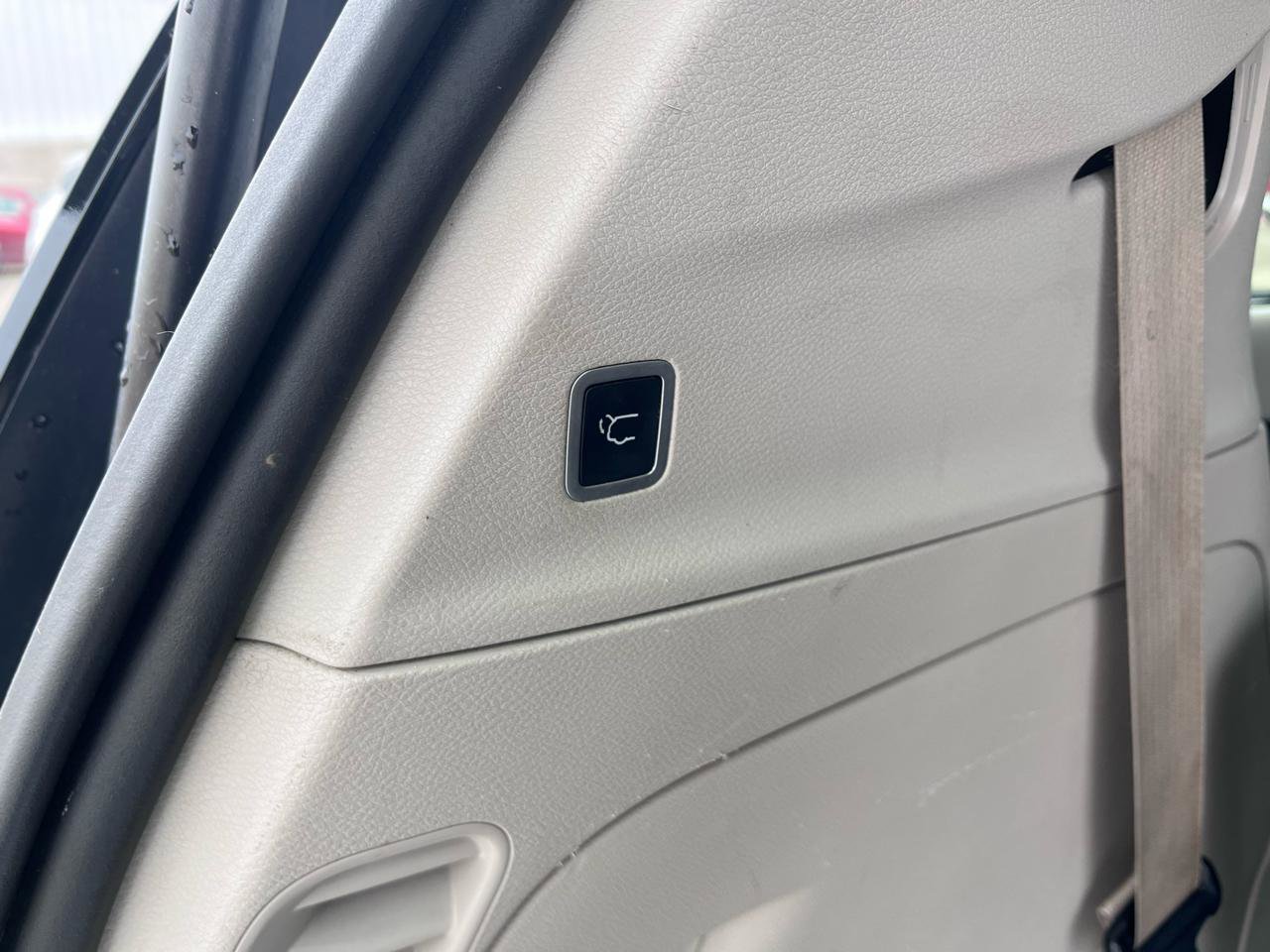 Used 2018 Chrysler Pacifica Touring-L image 12