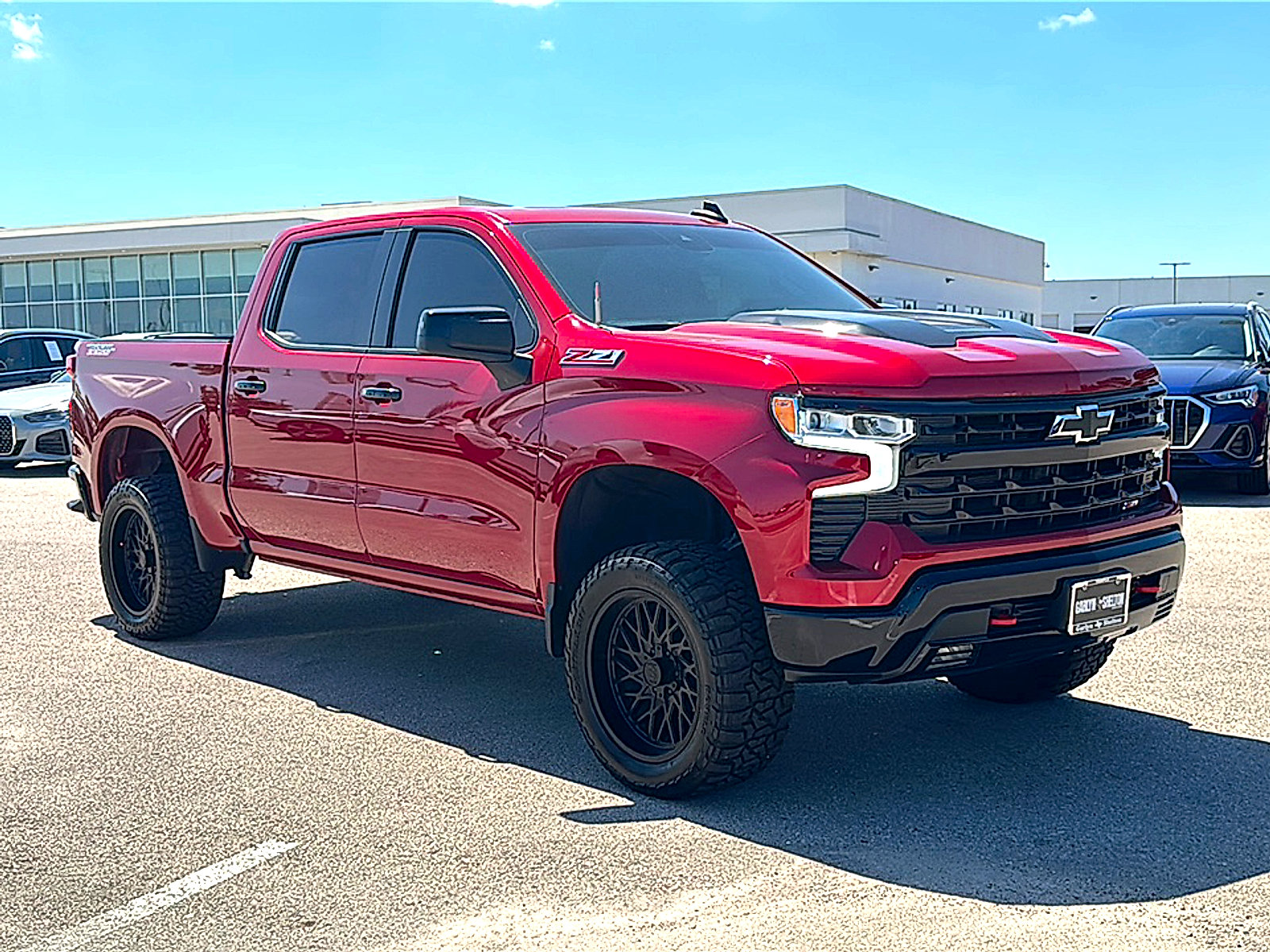 Used 2025 Chevrolet Silverado 1500 LT Trail Boss w/ Convenience Package II AWD/4WD image 10