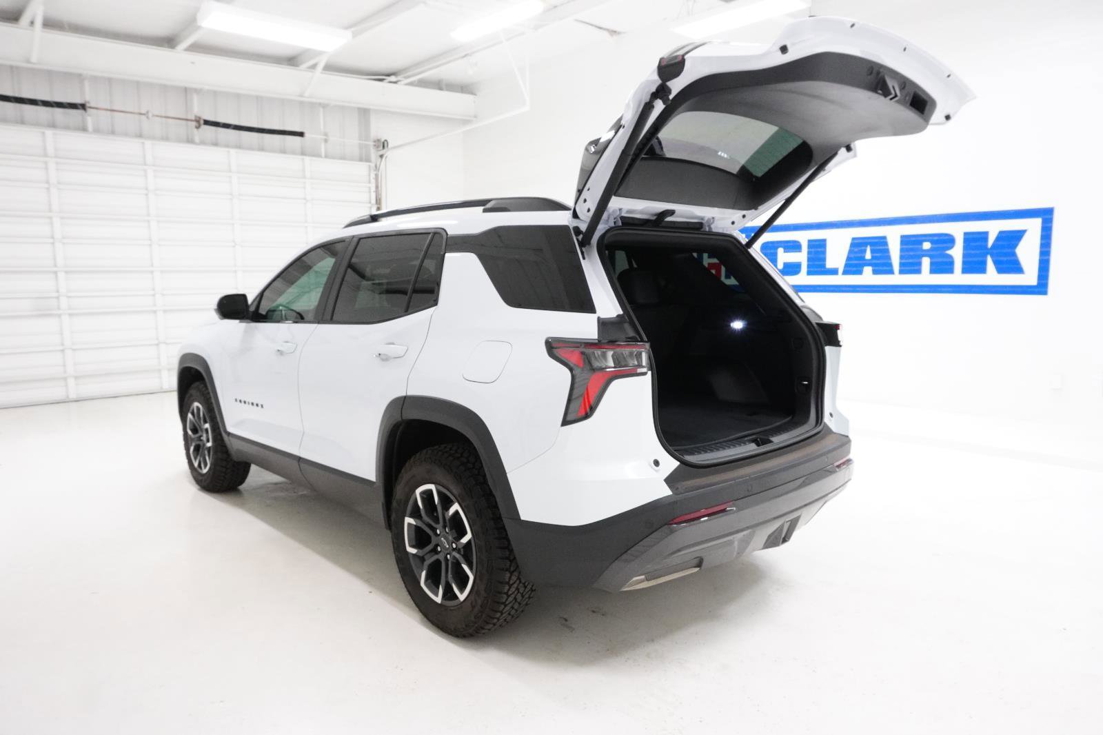 New 2026 Chevrolet Equinox ACTIV w/ Convenience Package III image 9