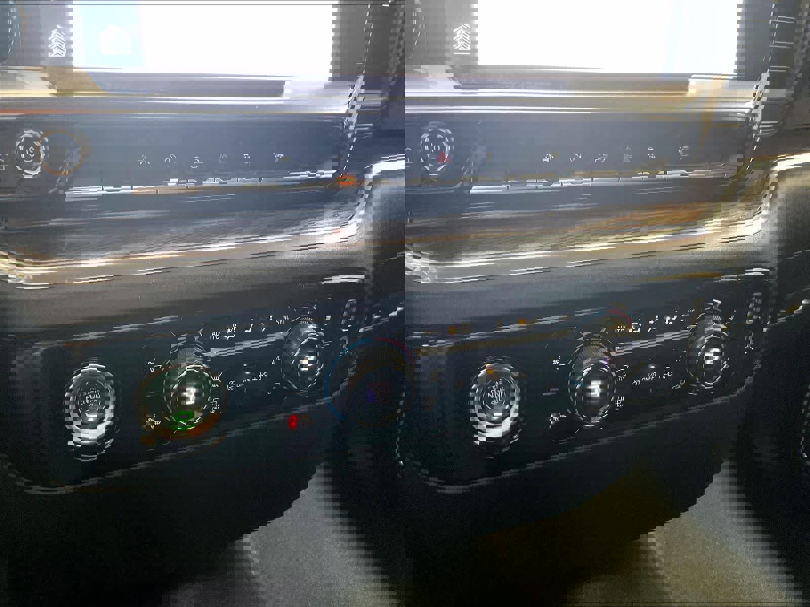 Used 2024 Chevrolet Silverado 1500 LT image 25