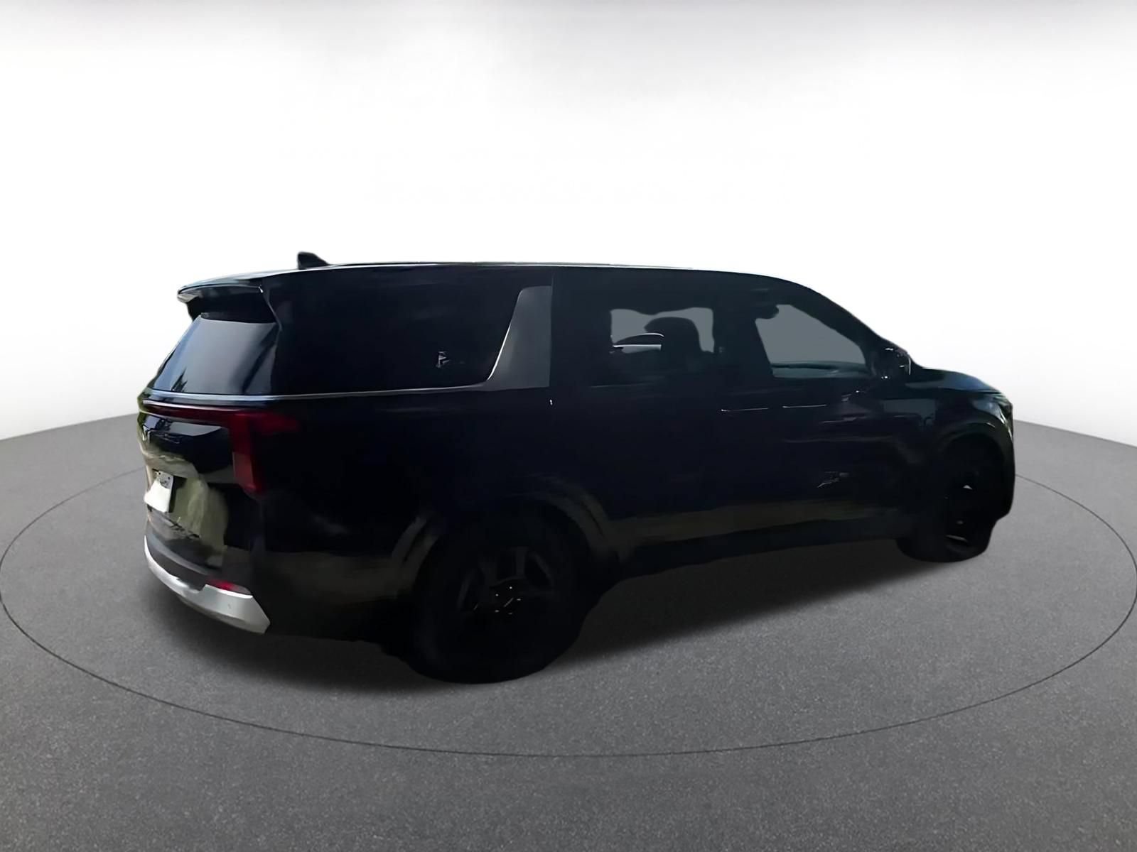 Used 2026 Kia Carnival FWD image 15