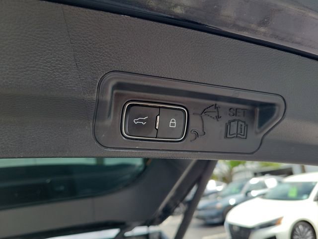 Used 2025 Ford Explorer Platinum w/ Ultimate Package image 9