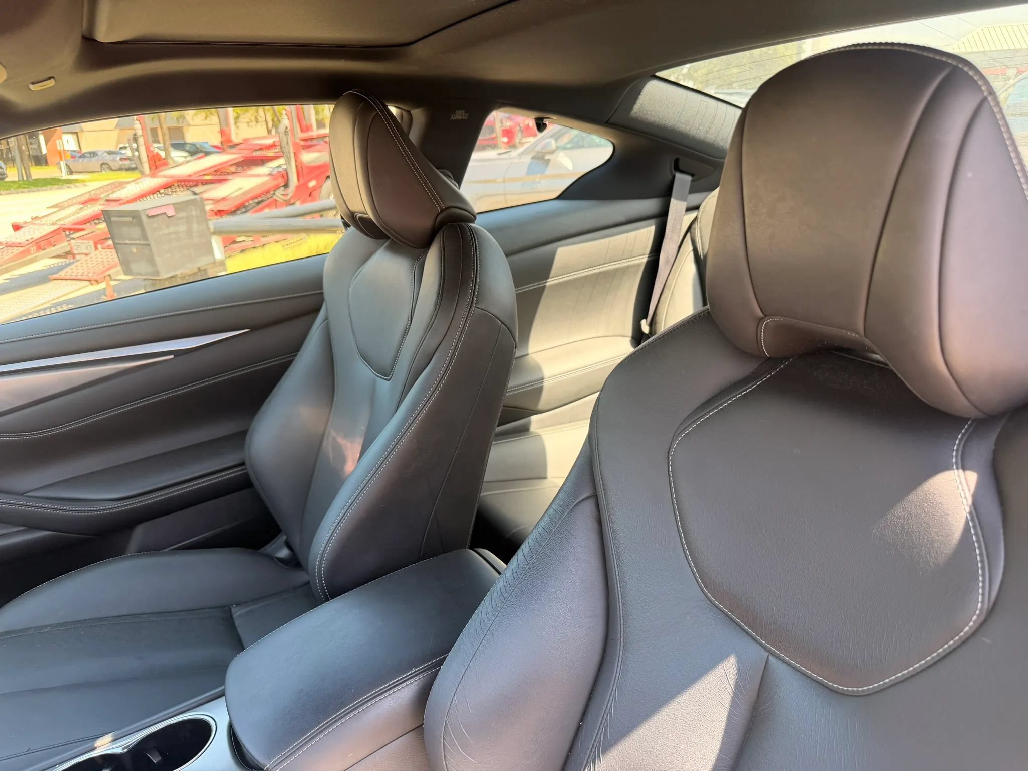 Used 2017 INFINITI Q60 3.0t w/ Premium Plus Package 3.0T RWD image 11