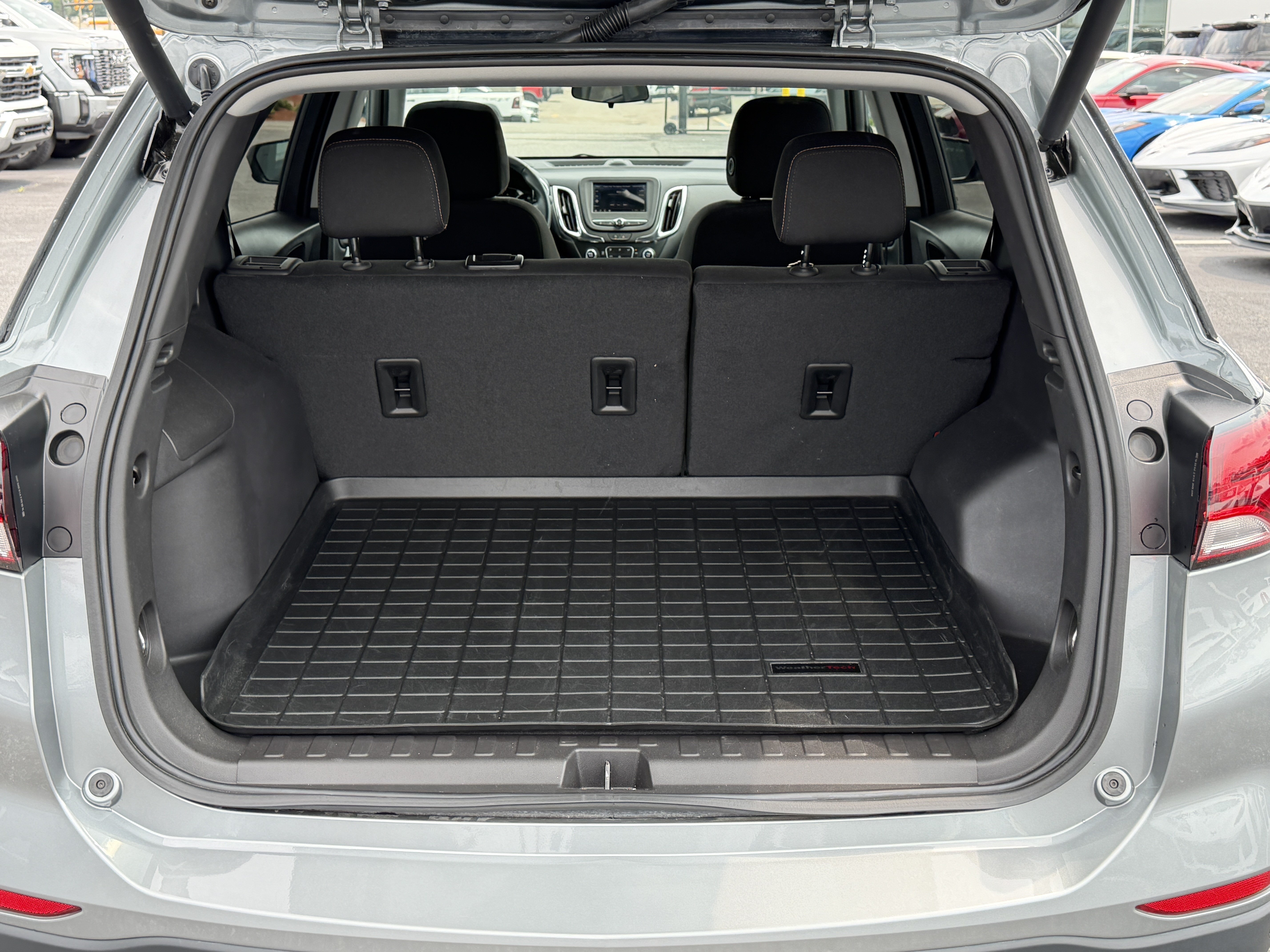Used 2024 Chevrolet Equinox LT FWD image 47