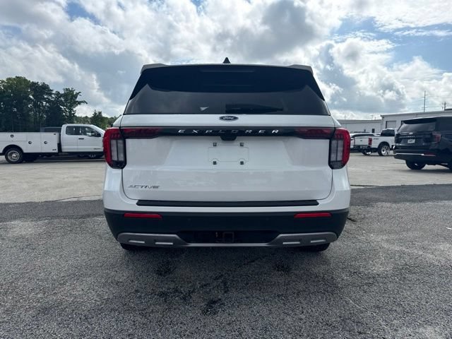 Used 2025 Ford Explorer Active w/ Active Comfort Package RWD image 4
