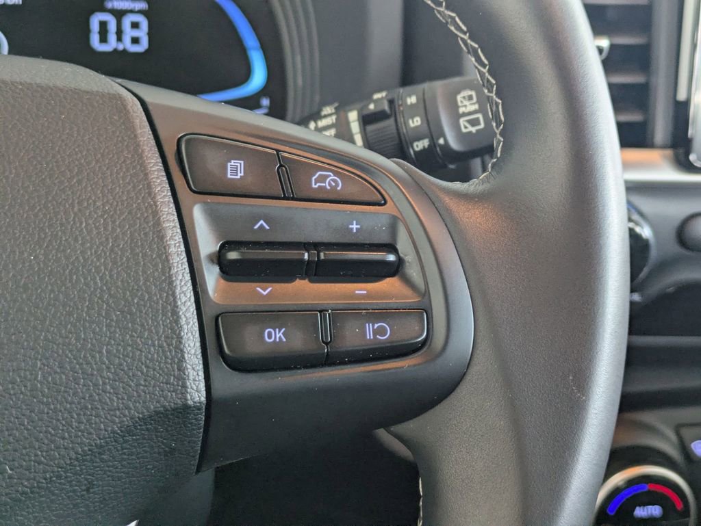 Used 2025 Hyundai Venue SEL FWD image 20