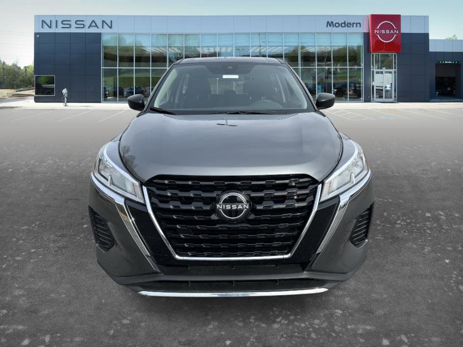 Certified 2025 Nissan Kicks Play S image 2
