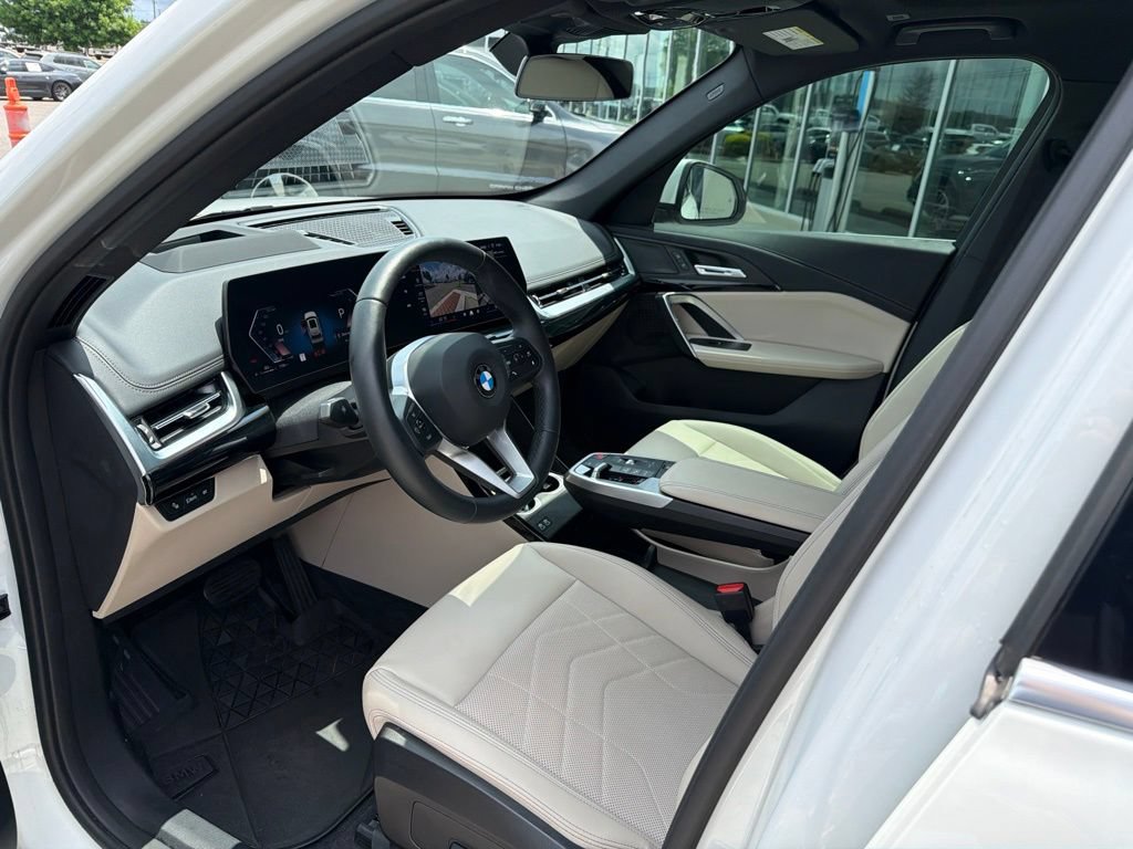 Used 2025 BMW X1 xDrive28i w/ Technology Package AWD/4WD image 17