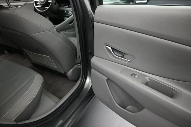 Used 2025 Hyundai Elantra SEL FWD image 20