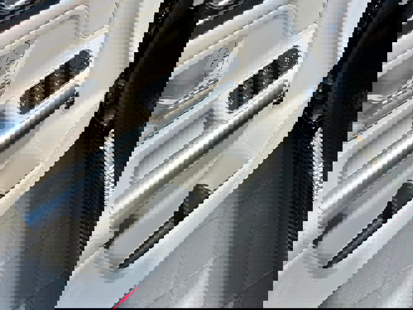 Certified 2025 Mercedes-Benz GLA 250 4MATIC w/ Exclusive Package image 13