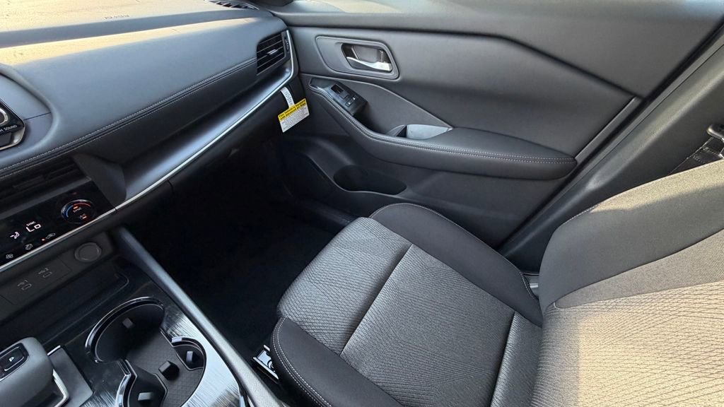 New 2026 Nissan Rogue SV image 27