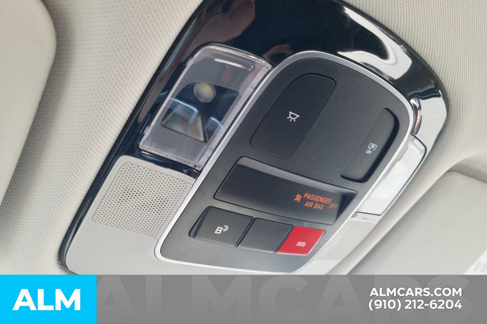 Used 2025 Hyundai Tucson SE image 30