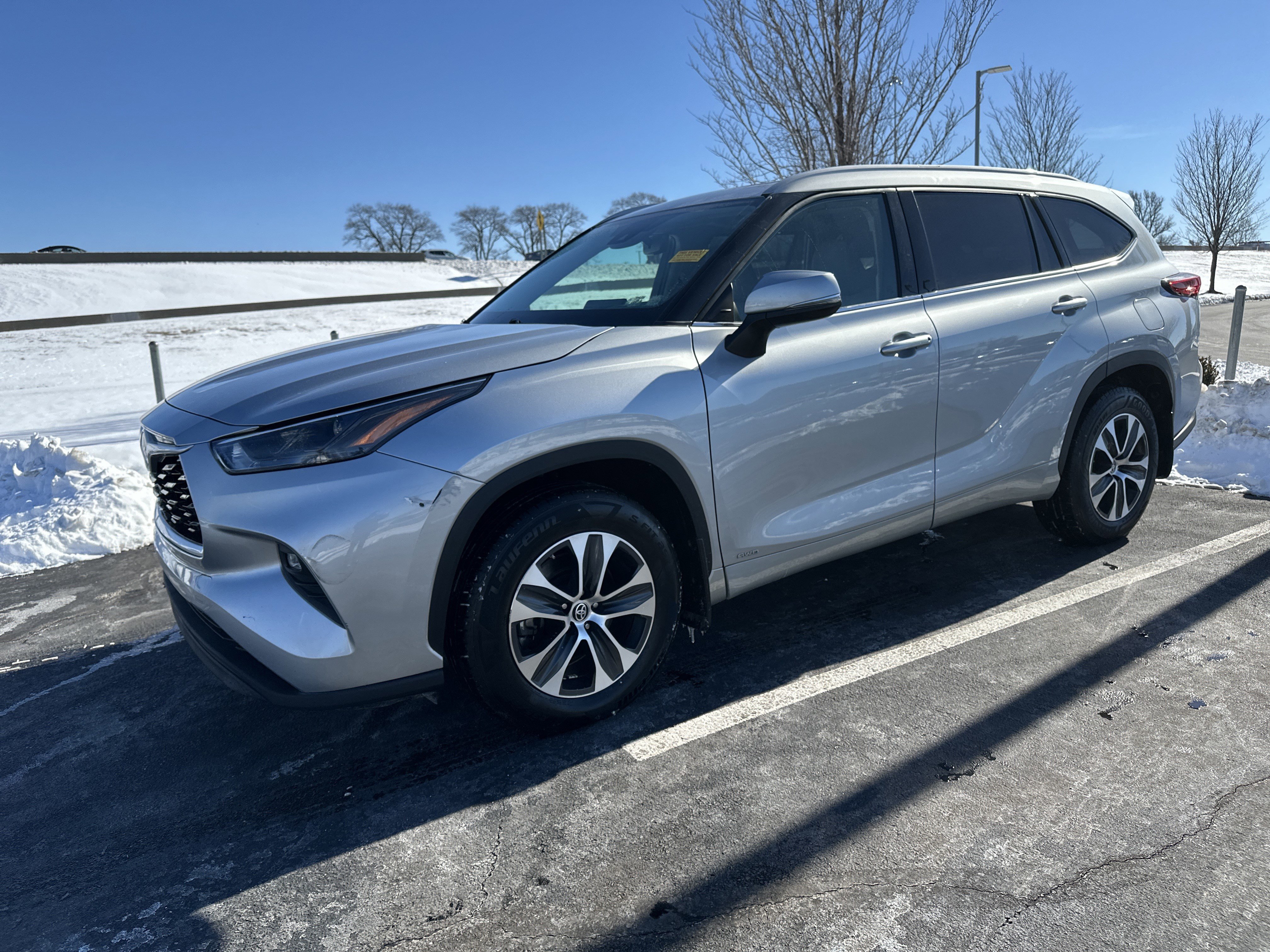 Used 2022 Toyota Highlander XLE image 5