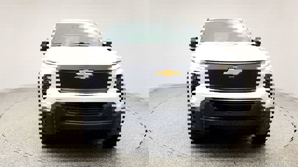 Used 2024 Chevrolet Silverado EV W/T AWD/4WD image 2