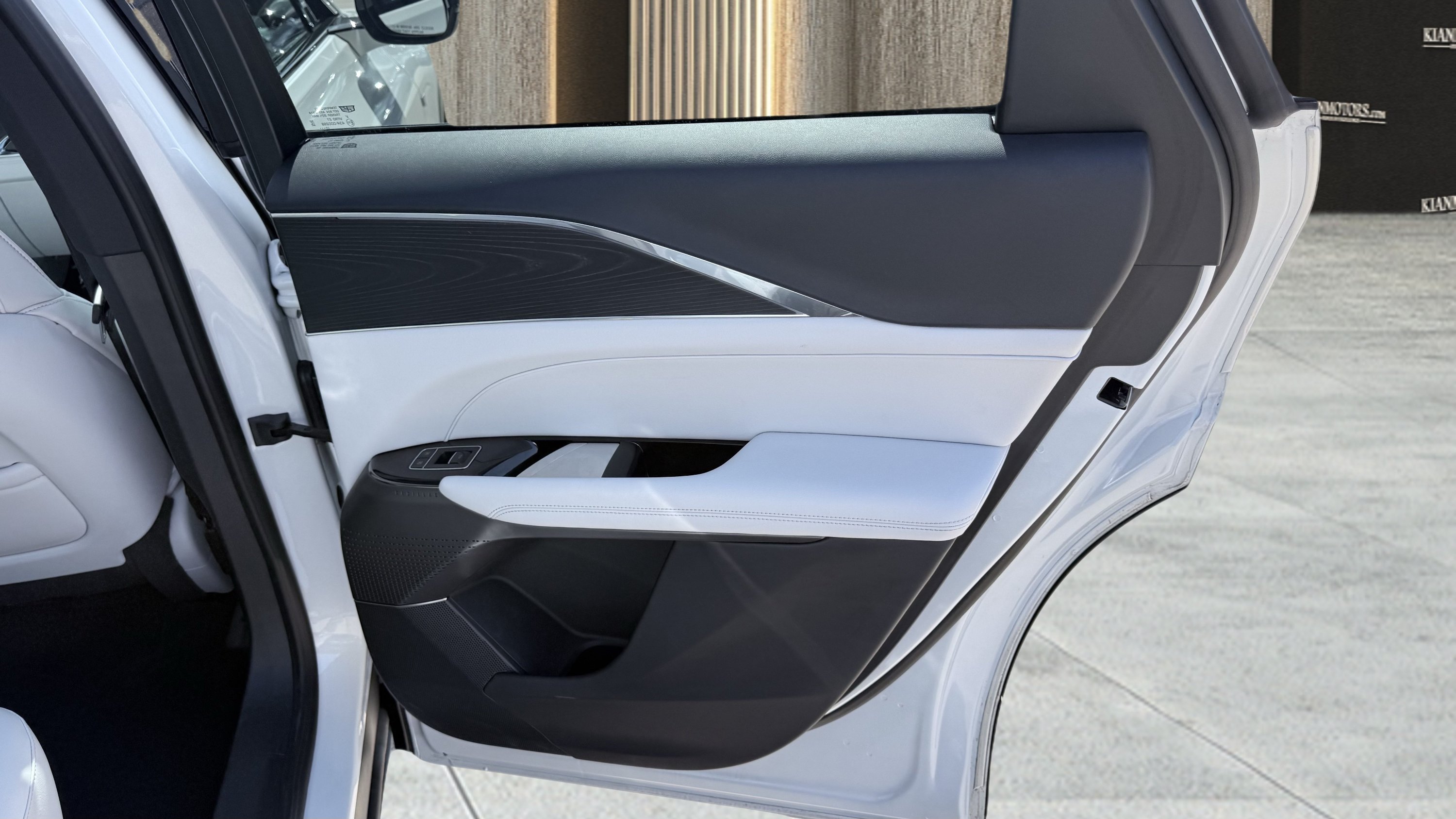 Used 2024 Cadillac Lyriq Luxury RWD image 53
