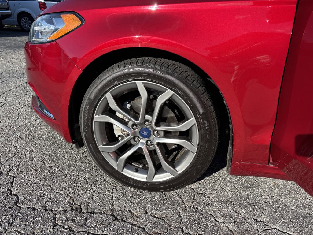 Used 2018 Ford Fusion SE w/ Equipment Group 201A image 16