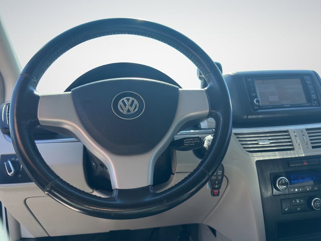 Used 2009 Volkswagen Routan SEL image 10