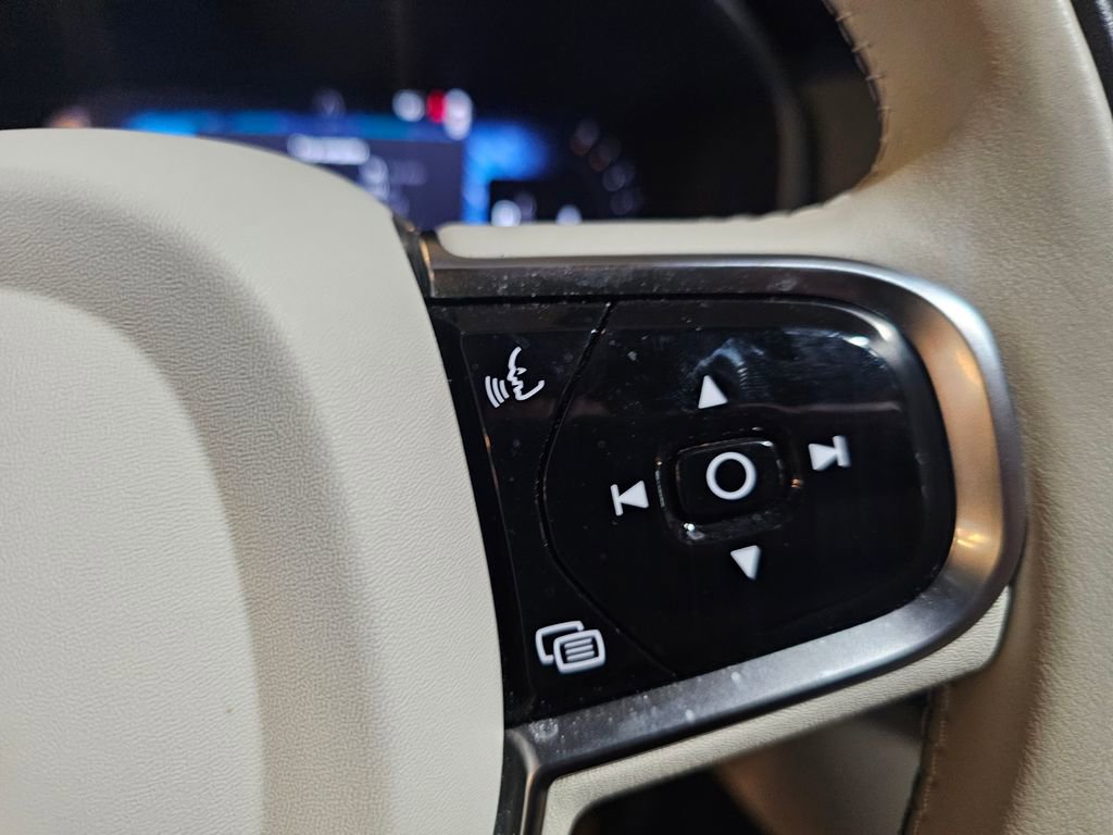 Certified 2023 Volvo XC90 B6 Plus w/ Protection Package image 24