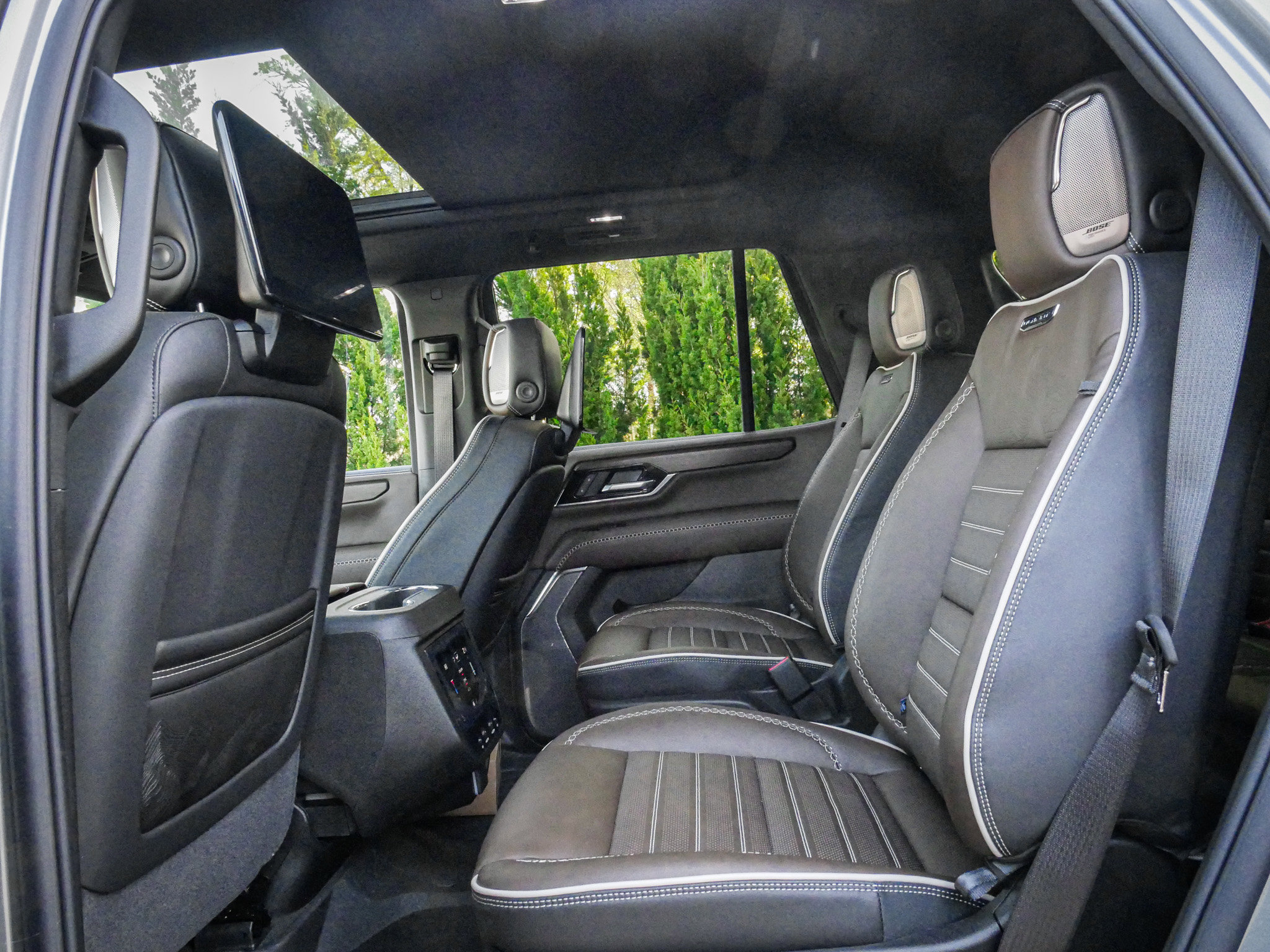 Used 2026 GMC Yukon Denali Ultimate image 32